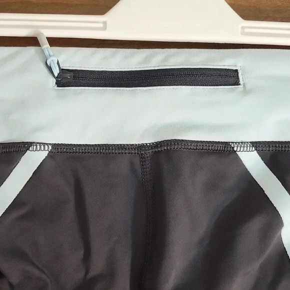 Lululemon Capri Leggings - Picture 5 of 11